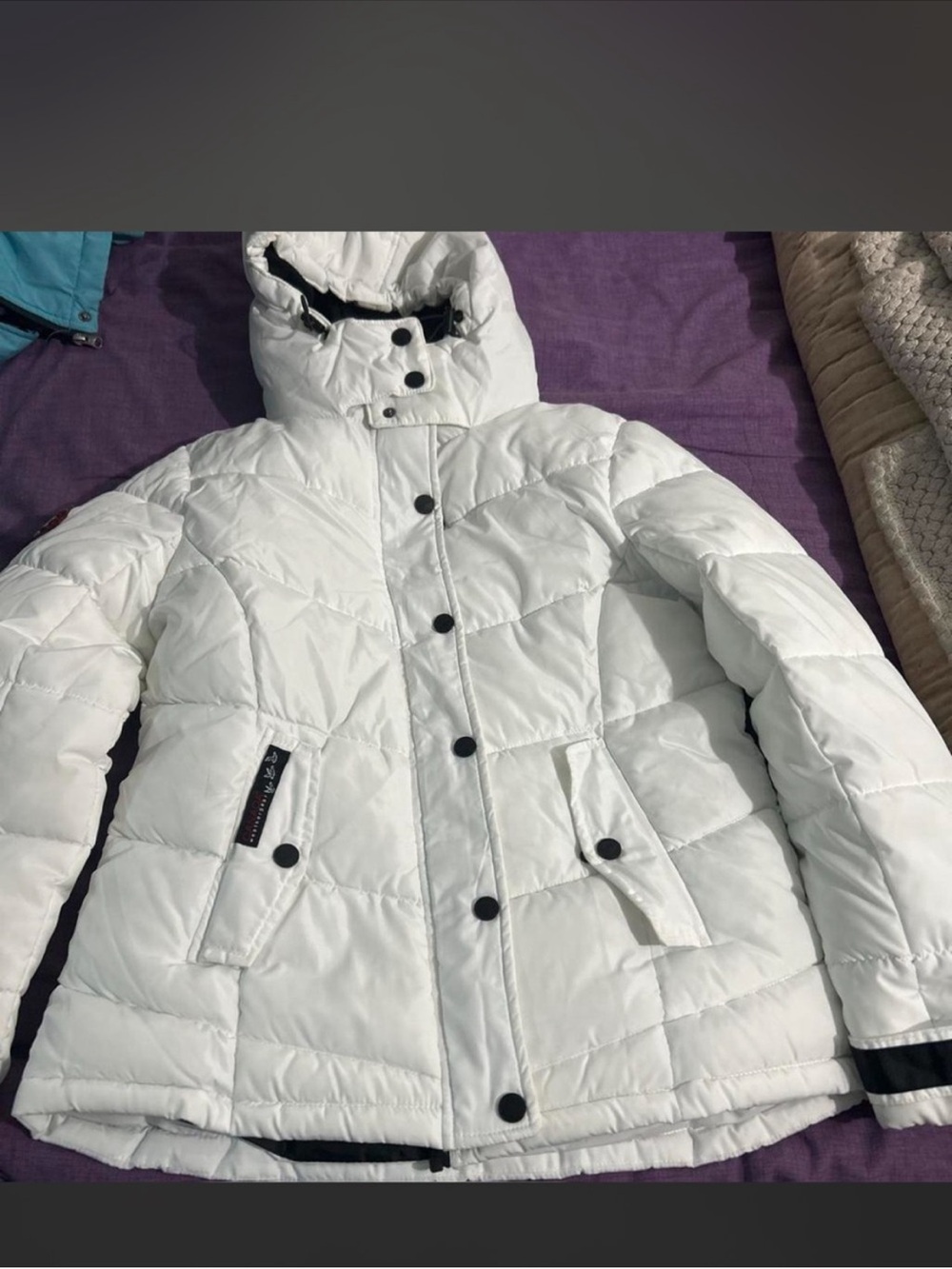 Women's White Insulated Hooded Puffer Jacket